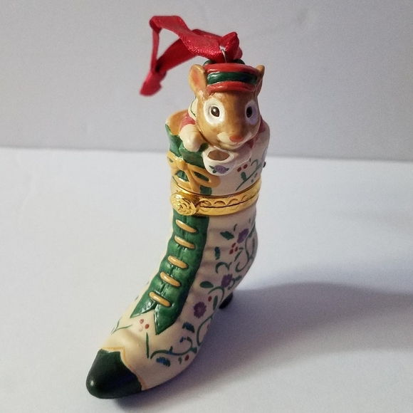 Hallmark Other - Hallmark Keepsake Ornament Fashion A Foot 2001